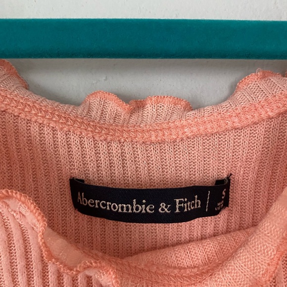 NWT Abercrombie Top - Picture 2 of 4